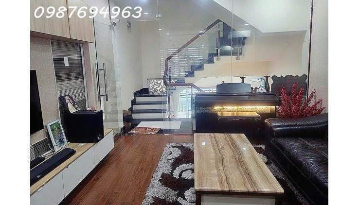 Q7 VỊ TRÍ MẶT TIỀN CỰC ĐẸP NGAY CHỢ TÂN MỸ 4x15 KẾ BÊN PHÚ MỸ HƯNG, LOTTE Q7 12.xT